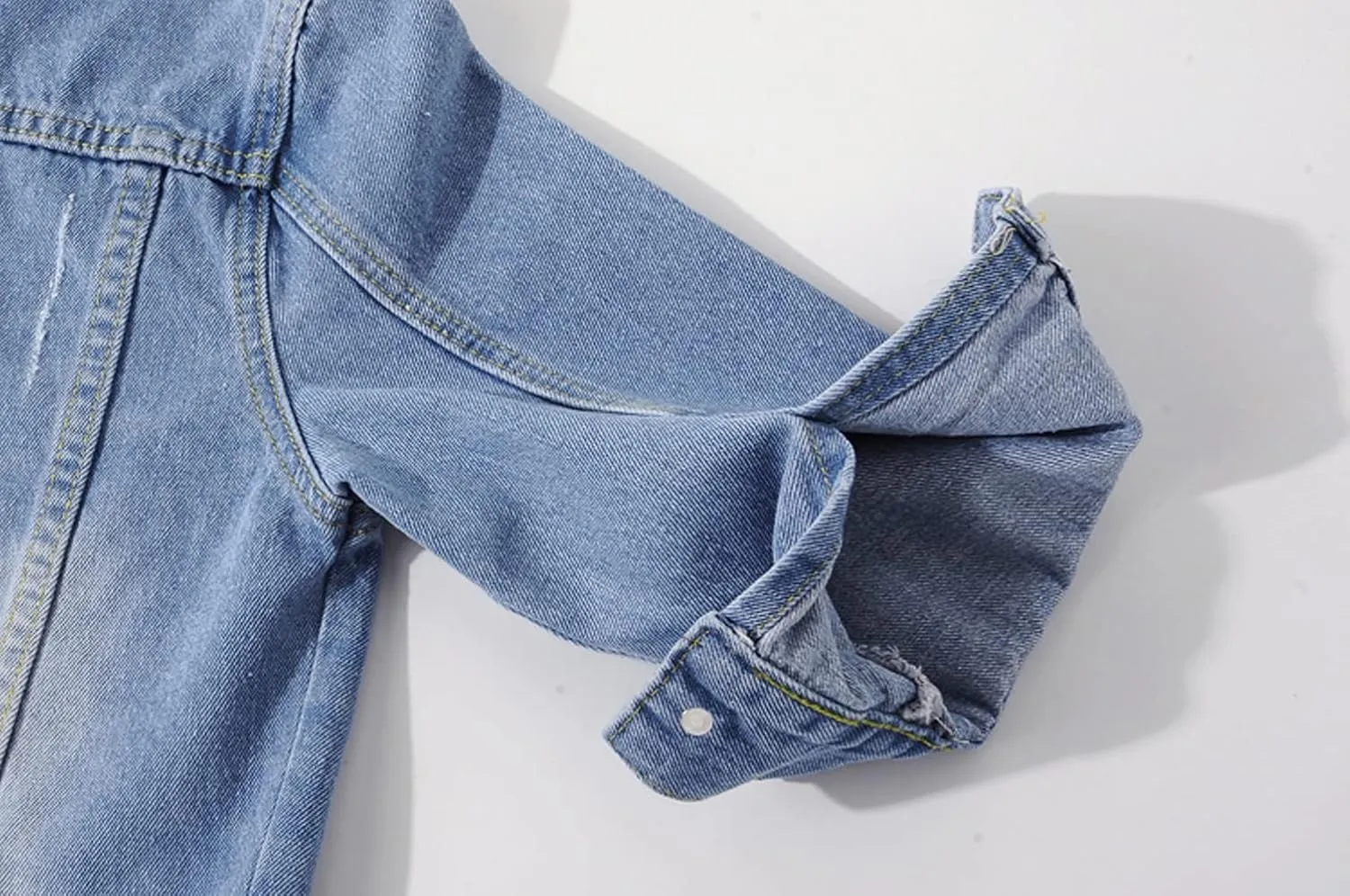 Women's Short Denim Jacket Round Neck Denim Three Quarter Sleeves Light Blue Jacket